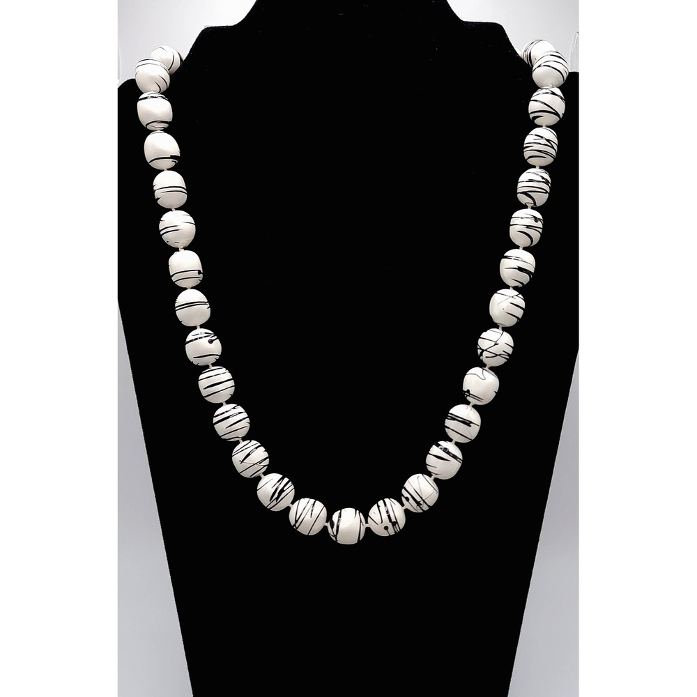 Vintage Black White Swirl‎ Bead Necklace